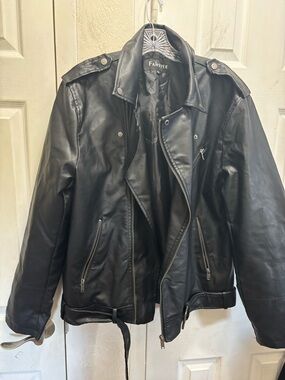 Fahsyee Men's Black Faux Leather Biker Jacket
